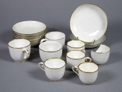 SÈVRES. Service en porcelaine dure à décor...