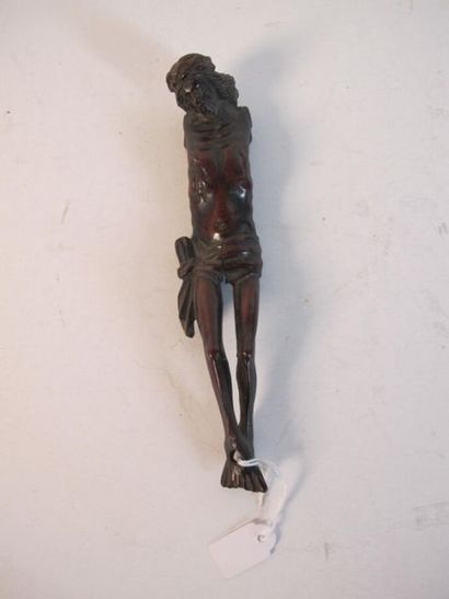 Christ en buis. Tête inclinée sur l'épaule...