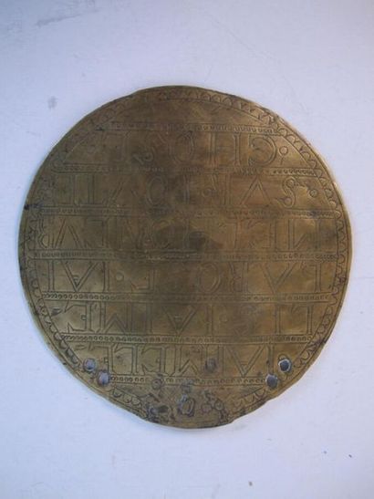 Trois plaques muletières en laiton gravé...