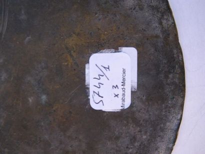 Trois plaques muletières en laiton gravé...