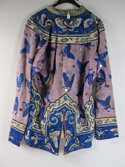Cape, veste, pantalon en soie brodée pour...