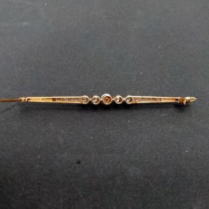 Broche barrette en or jaune 18k et platine...