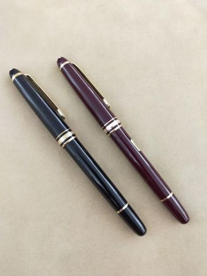 MONTBLANC
Deux stylos bille MONTBLANC Meisterstuck...