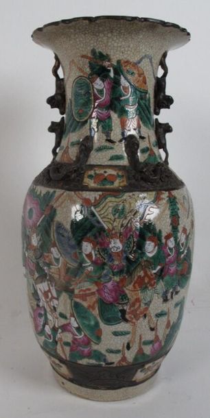 NANKIN, Chine, vase balustre en céramique...