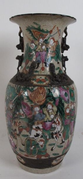 NANKIN, Chine, vase balustre en céramique...