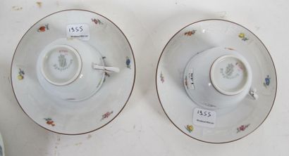 Lot de trois tasses et leurs soucoupes
(accidents...