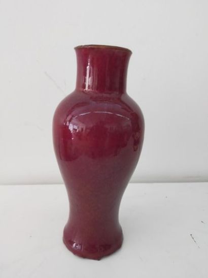 Petit vase sang de boeuf Chine XXème (col...