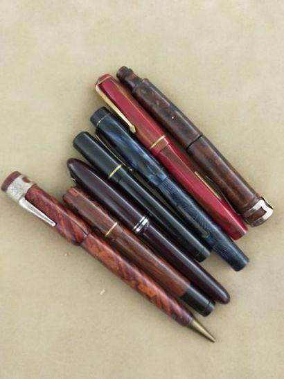 Ensemble de six stylo plume et un stylo bille...