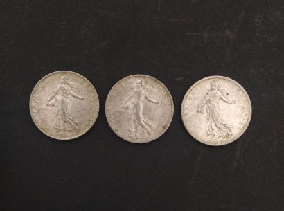 8 pièces de 1 franc en argent
3 pièces de...