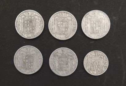 8 pièces de 1 franc en argent
3 pièces de...