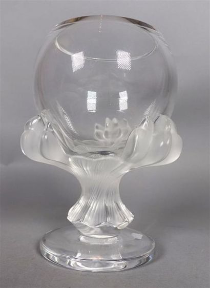 LALIQUE France
Coupe ronde sur piédouche,...