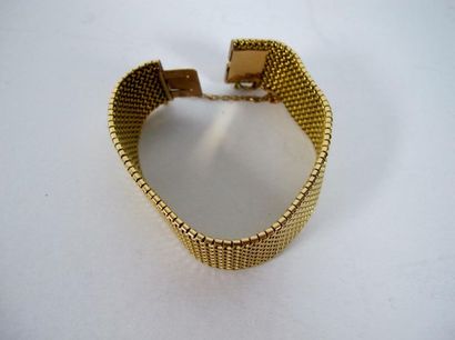 Collier en or jaune 18 k à maillons tressés...