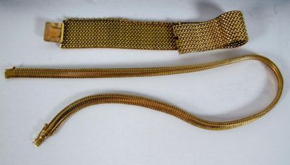 Collier en or jaune 18 k à maillons tressés...