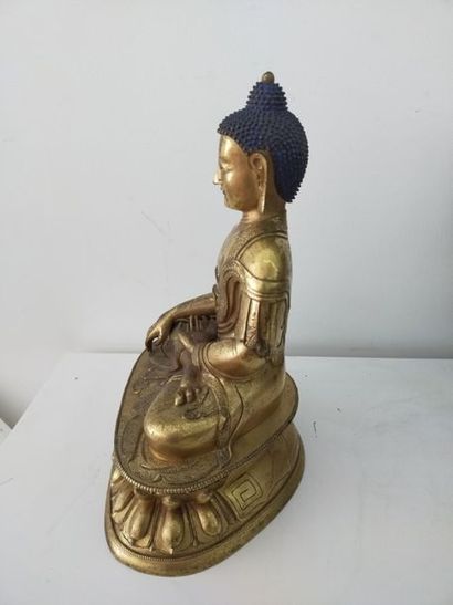 Bouddha en bronze doré
Sino-tibétain
Représenté...