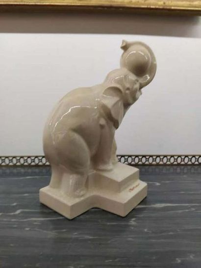 SAINT-CLEMENT
L. Fontinelle (1886-1964)
Eléphant...