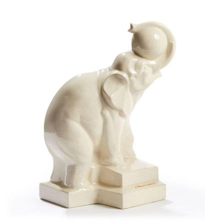 SAINT-CLEMENT
L. Fontinelle (1886-1964)
Eléphant...