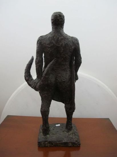 ECOLE MODERNE
Boucher
Sculpture en bronze...