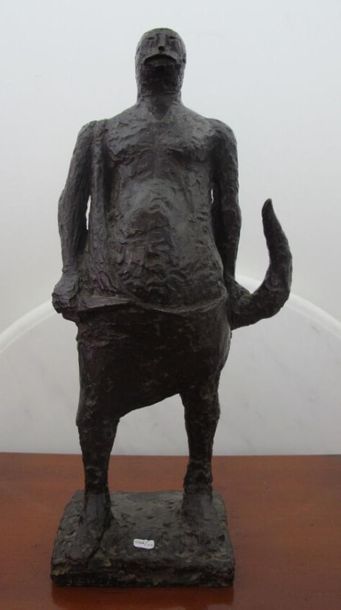 ECOLE MODERNE
Boucher
Sculpture en bronze...