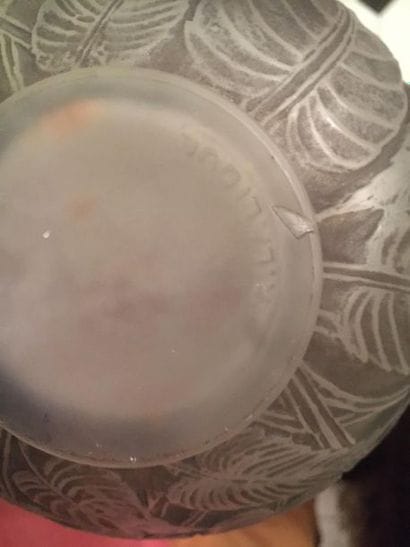 LALIQUE René
Vase bouteille en verre dégagé...