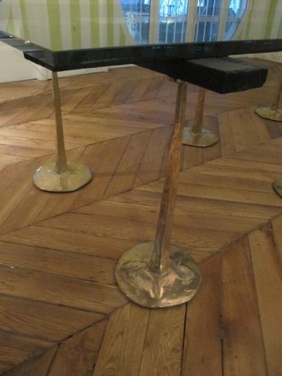 Travail contemporain italien
Table de salle...