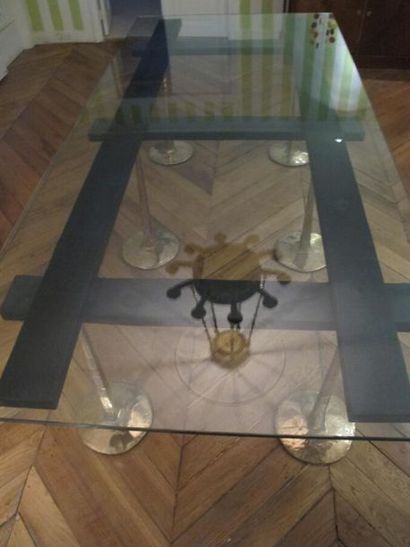 Travail contemporain italien
Table de salle...