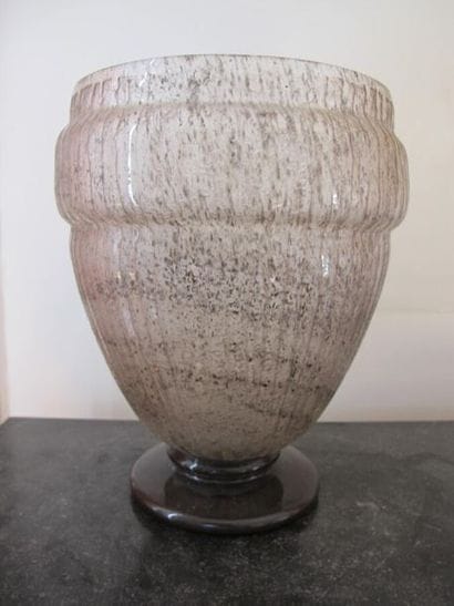 DAUM
Vase ovoide
Haut. : 25 cm ; Larg. :...