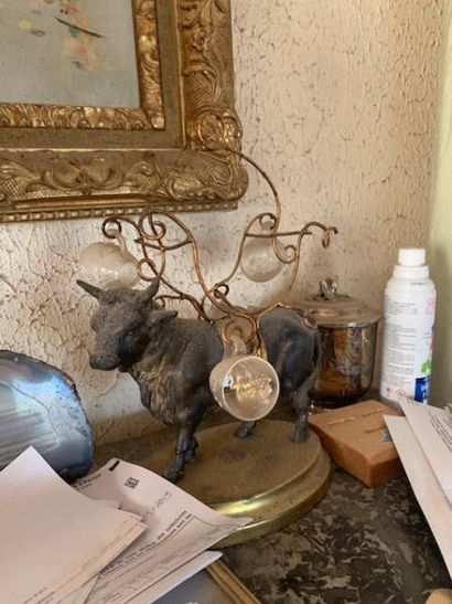 Bull cup holder in patinated bronze, base...