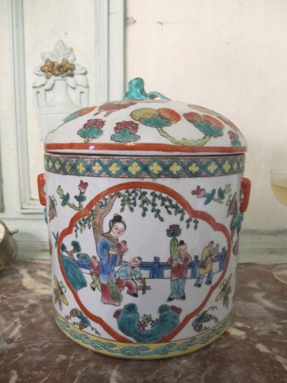 CHINA

Pair of Chinese porcelain cutlery...