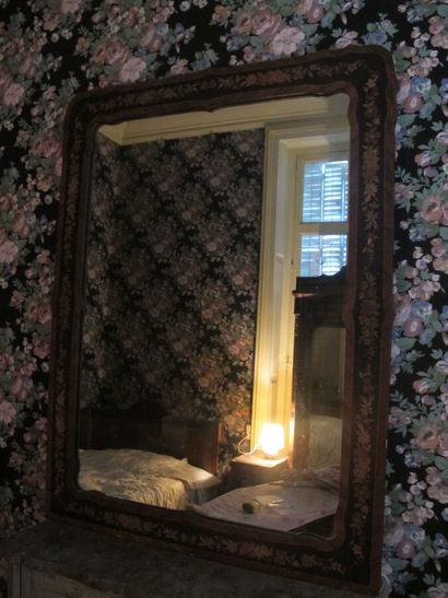 Inlaid veneer fireplace mirror

143 x 108...