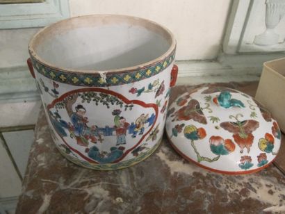 CHINA

Pair of Chinese porcelain cutlery...