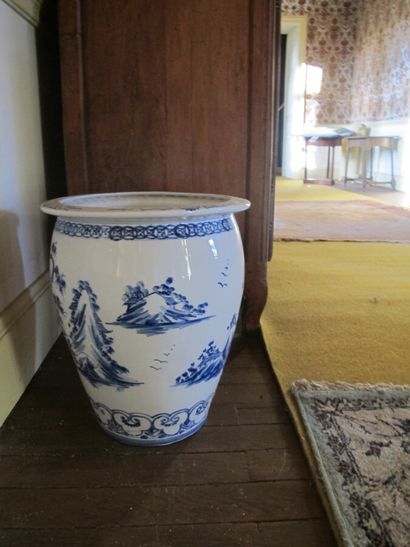 JAPAN

Two large porcelain vases with blue...