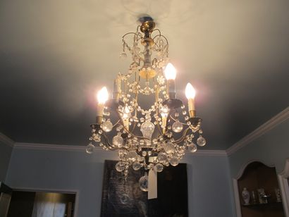 Six-light pendant chandelier