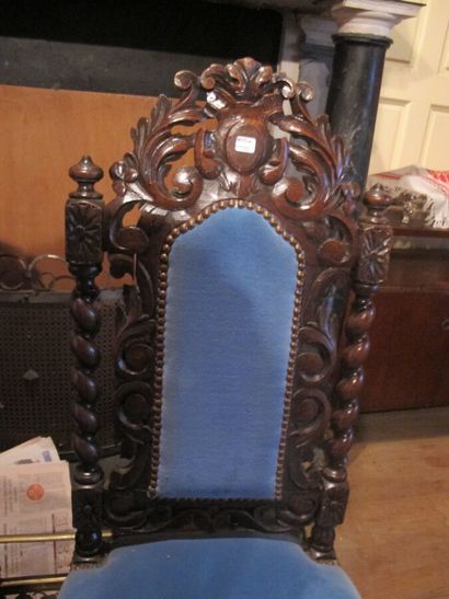 Nine chairs with openwork backrest in carved...