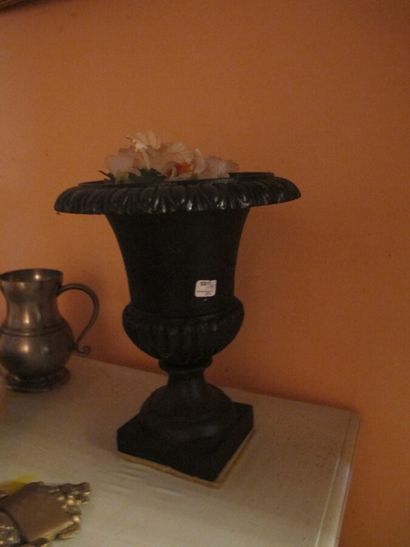 Set of Medici cast iron vases

Two big ones:...