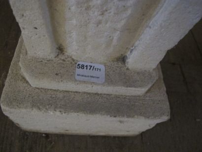 Reconstituted stone bench

L. 145 cm