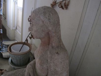 Woman squatting

clay sculpture

H. 66 cm...