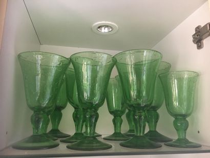 Serving part for glasses on a pedestal made...