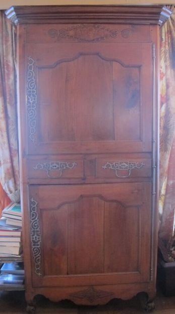 Two-door natural wood hosier

288 x 57 x...