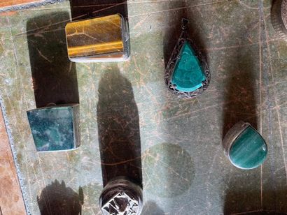 Set of various small boxes: in hard stones...