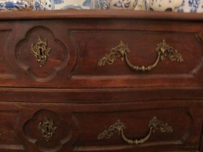 Moulded natural wood chest of drawers with...