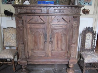 Carved wood sideboard with two doors and...