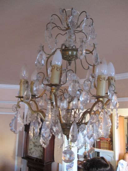 Two eight-light pendant chandeliers

H. 61...