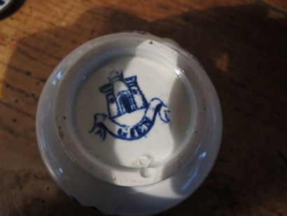 GIEN

10 ceramic covered cream pots with...