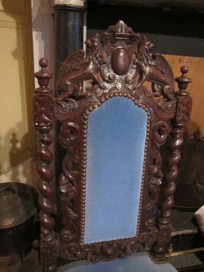 Nine chairs with openwork backrest in carved...