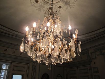 Chandelier basket with pendants and twelve-light...