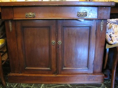 Sideboard in natural wood with two doors...