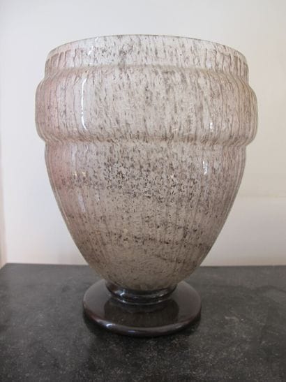 DAUM

Vase ovoide

Haut. : 25 cm ; Larg....