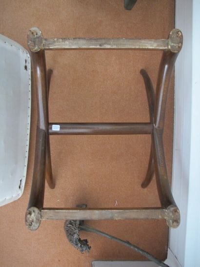 ROYERE Jean (1902-1981)

Tabouret en acajou...
