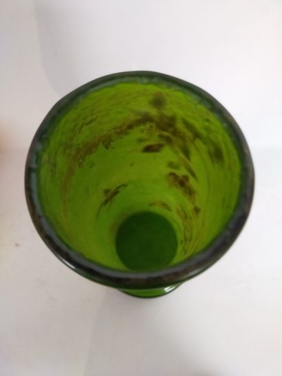 GALLE Émile (1864-1904)

Vase à base renflée...