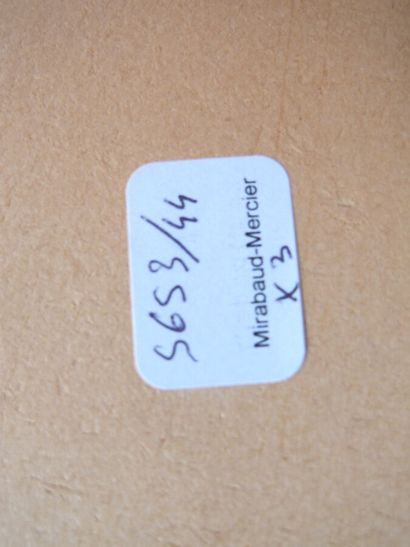 Ensemble de quatre sous-verres 

Haut. :...